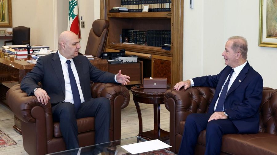 Michel Issa reçu par Aoun, Berry et Salam avant les négociations prévues à Washington