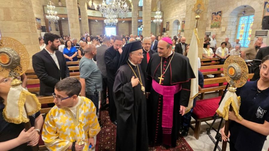 Le nonce apostolique célèbre une messe pour la paix à Maghdouché et appelle à l’espérance