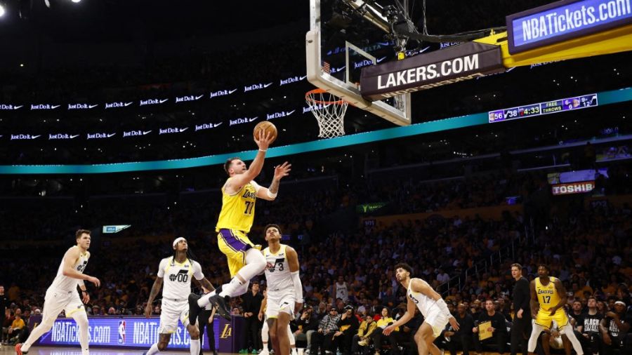 NBA: débuts gagnants pour Doncic avec les Lakers, Wembanyama version All Star