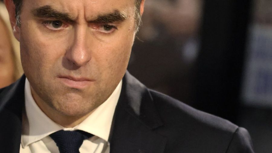 France: dernières heures de tractations pour tenter de sortir de l'impasse politique
