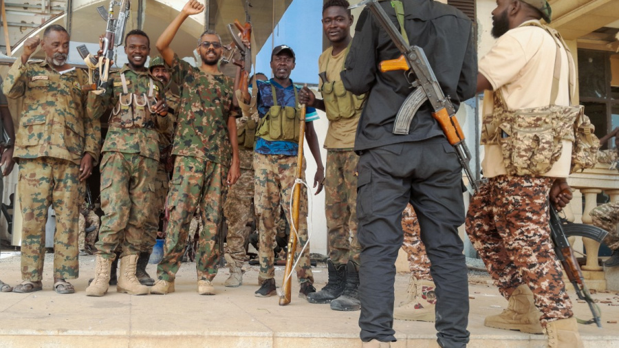 L'armée reprend l'aéroport de Khartoum, nouveau revers infligé aux paramilitaires