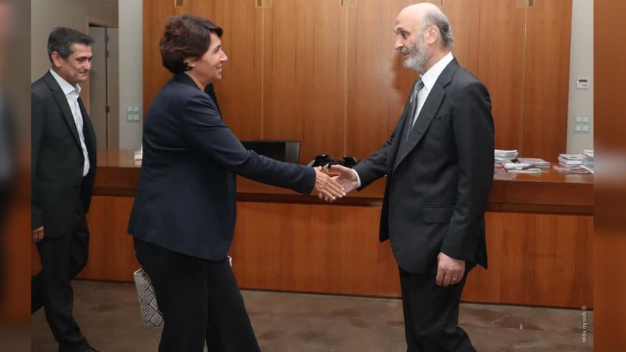 Devant Grillo, Geagea dresse le profil du nouveau président