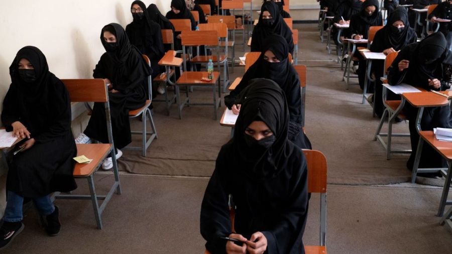 En Afghanistan, les filles, empêchées d'étudier, se rabattent sur les madrasa