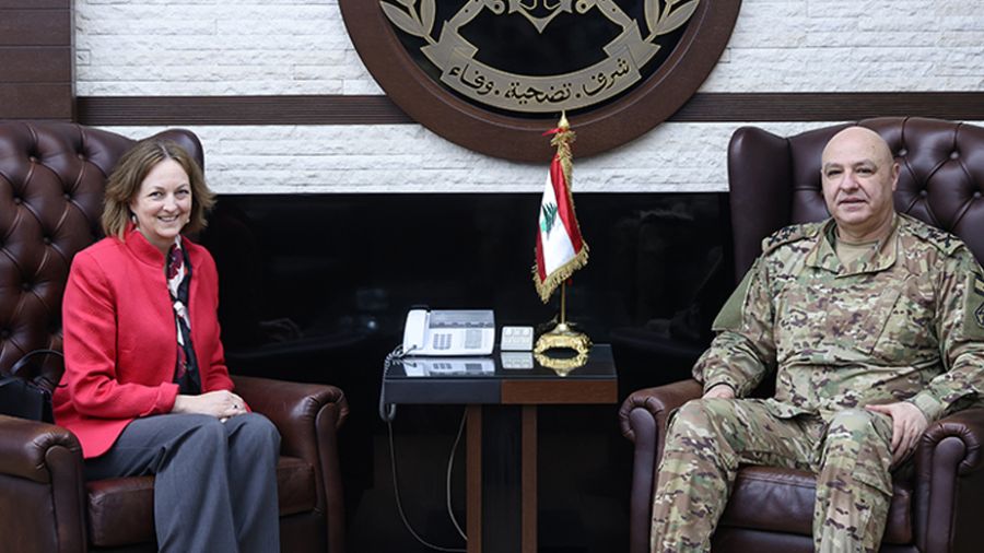 Joseph Aoun reçoit la nouvelle ambassadrice US Lisa A. Johnson