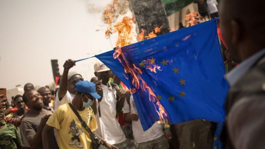 Au Mali, les hostilités sont lancées contre la France