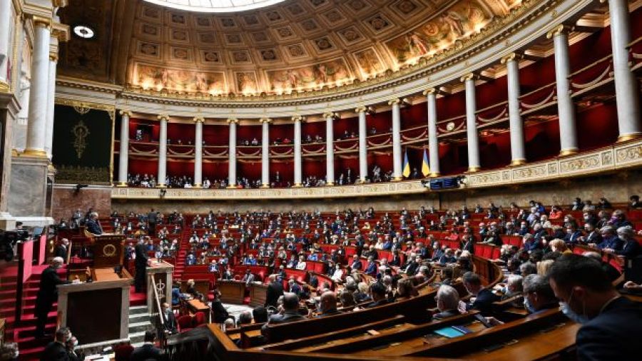 Législatives françaises: trois groupes dans les startingblocks