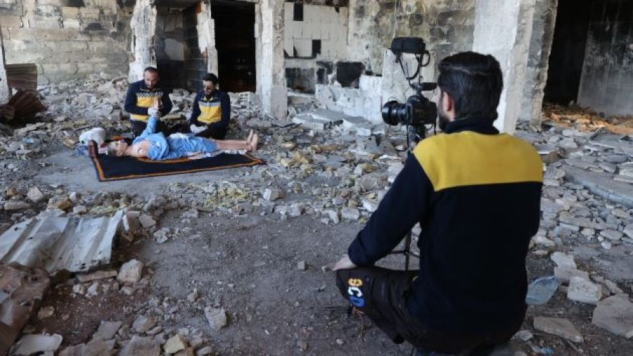 Très expérimentés, des secouristes syriens se déploient en Ukraine