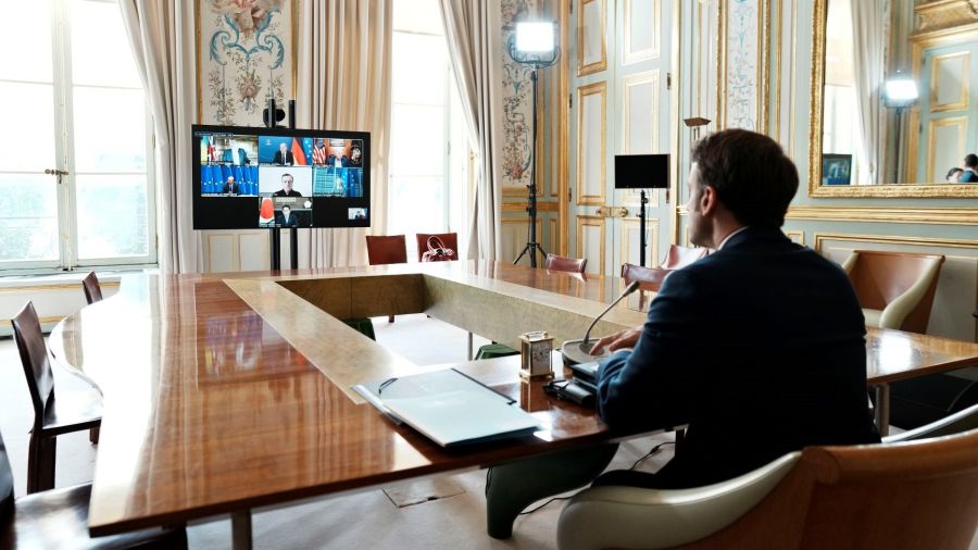 L'échec de Macron ouvre une période d'incertitude en France