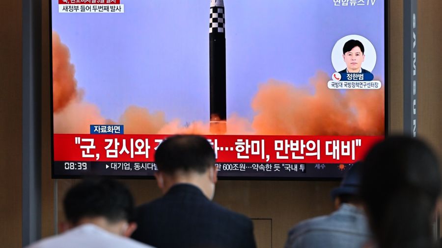 Biden parti, Pyongyang tire un missile balistique intercontinental