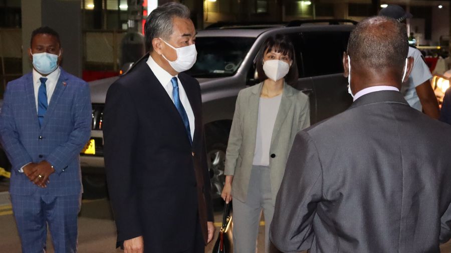 Bachelet prise en tenaille entre Pékin et ses détracteurs