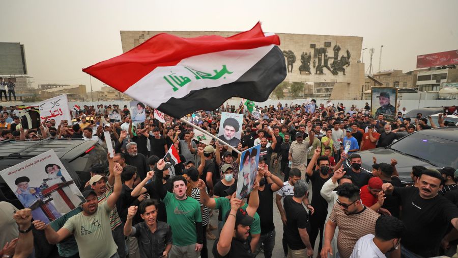 Sadr jette l'éponge, l'Irak au bord du précipice