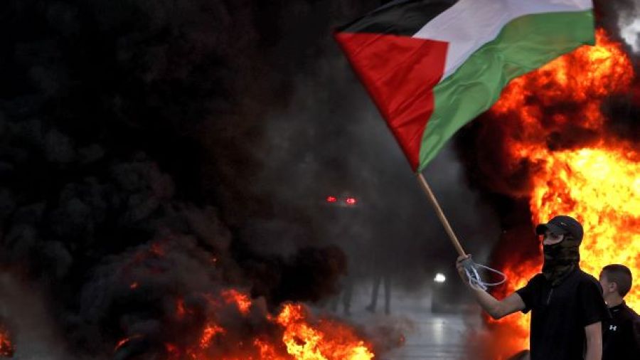 Le drapeau palestinien, nouvelle cible de l'occupant