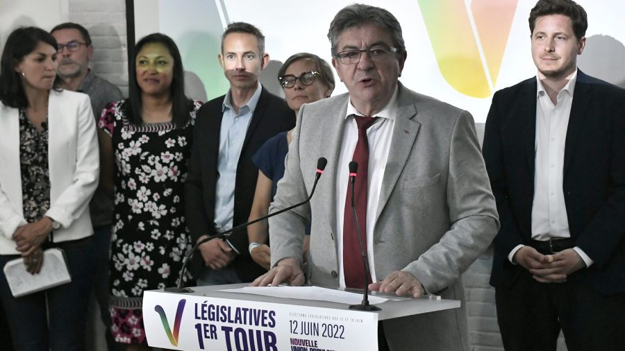 Législatives françaises: égalité Majorité-Nupes, abstention record