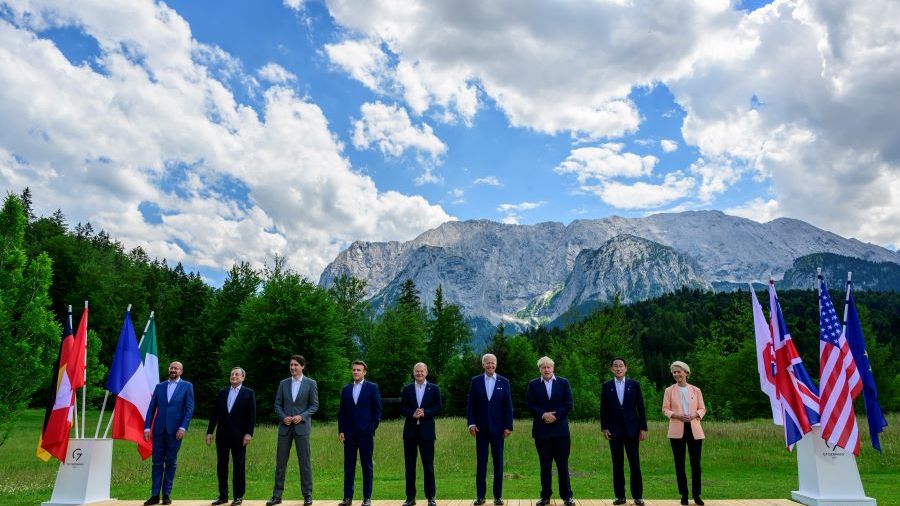 Le G7 réfléchit sérieusement à plafonner le prix du pétrole russe