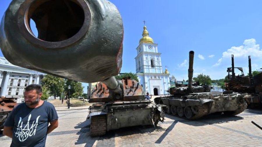 Embargo pétrolier russe: l'Europe dégaine l'arme de l'assurance