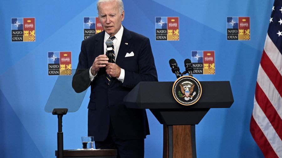 Critiqué en interne, Biden investit dans la politique étrangère