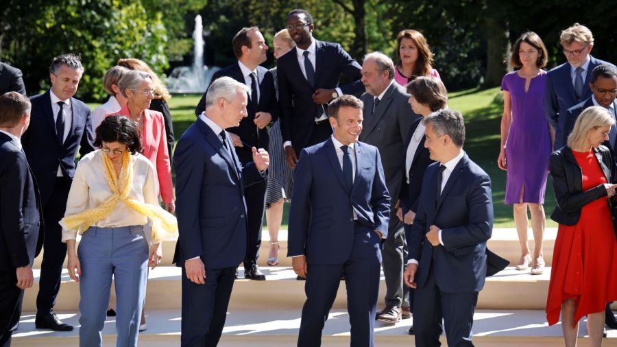 France: à peine remanié, le gouvernement Borne critiqué
