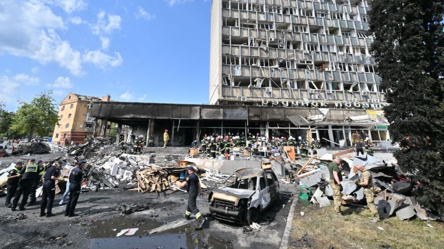 Frappes sur des civils: l'Ukraine réclame un tribunal spécial