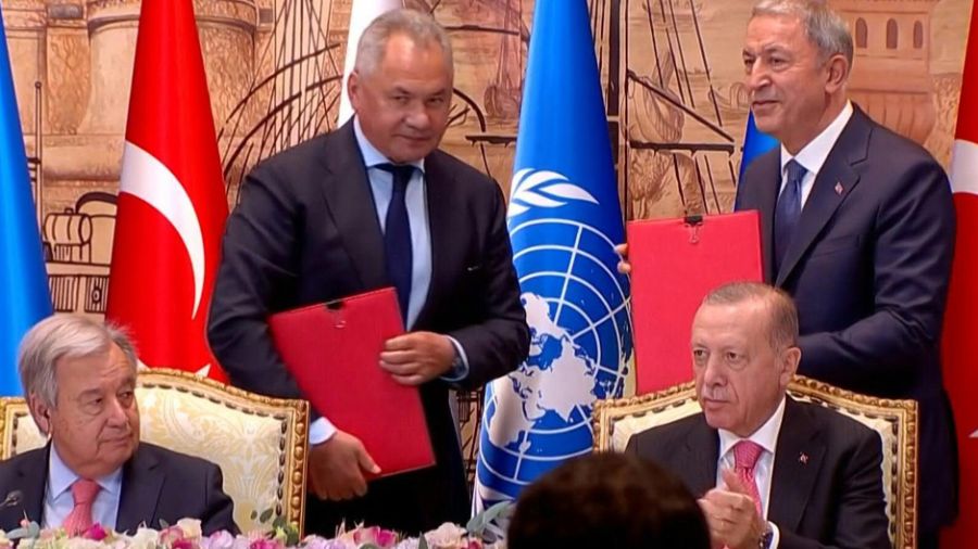 Céréales ukrainiennes: un accord signé à Istanbul