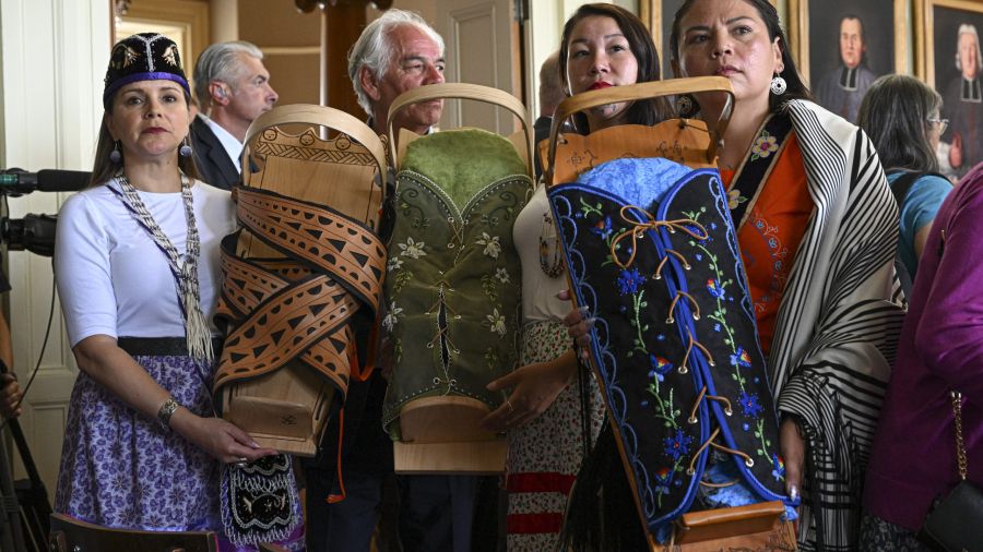 Le pape poursuit son voyage \