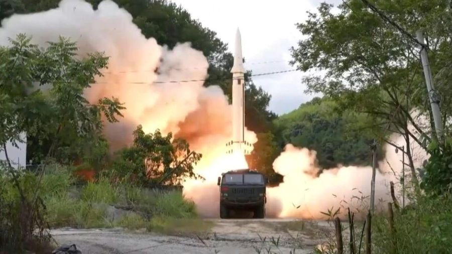 Taïwan: spectacle pyrotechnique chinois avec des missiles balistiques