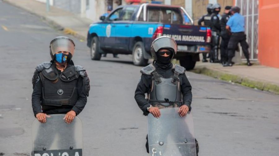 Nicaragua: la police enlève un évêque critique du gouvernement