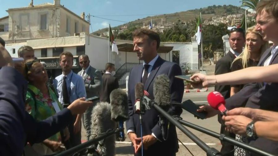 Amitié, gaz, visas… Macron poursuit sa visite en Algérie
