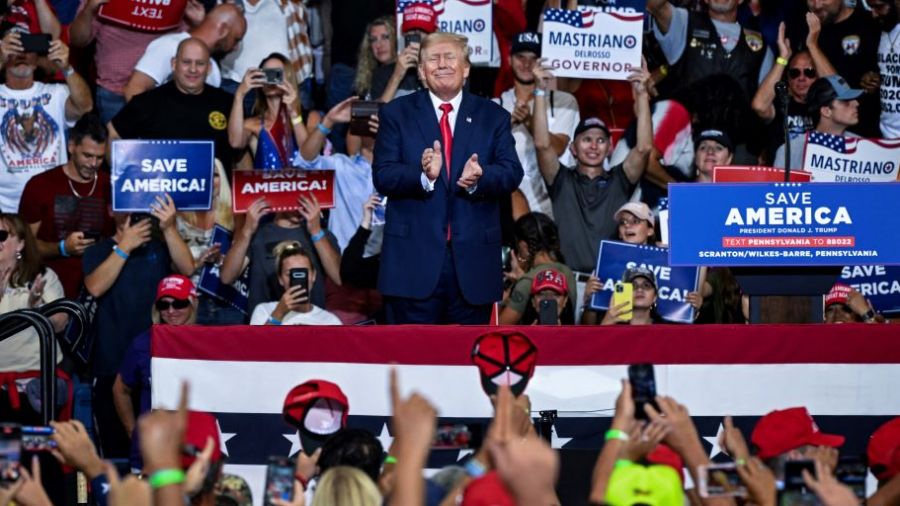 Biden traité d'«ennemi de l'État» par un Trump revanchard
