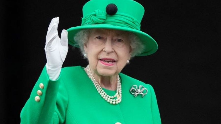 Elizabeth II: des apparitions limitées par une santé fragile