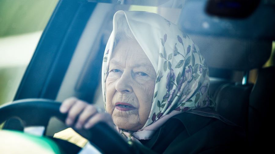 Elizabeth II, une reine populaire mais peu accessible