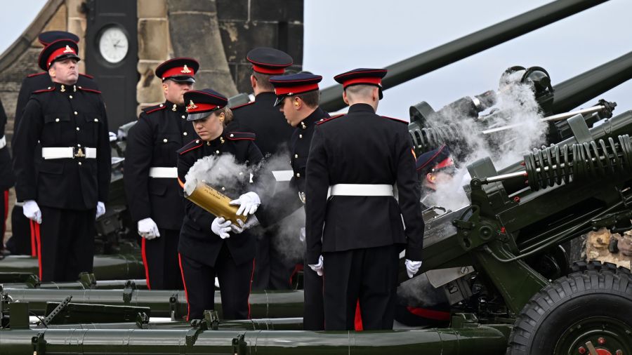 Le cortège funéraire d'Elizabeth II fait le tour d'Ecosse