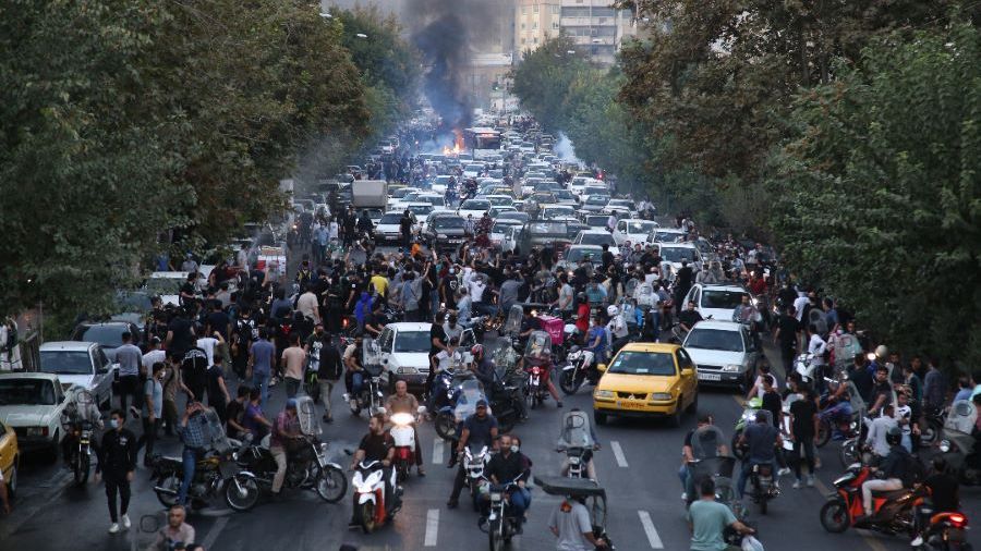 Iran: la contestation s'étend à tout le pays
