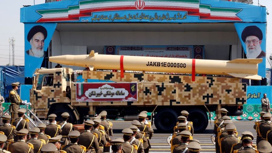 L'Iran dévoile un nouveau missile de moyenne portée