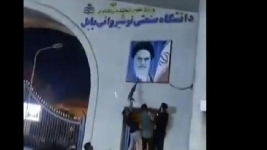 Les Iraniens en colère bravent toujours un régime implacable