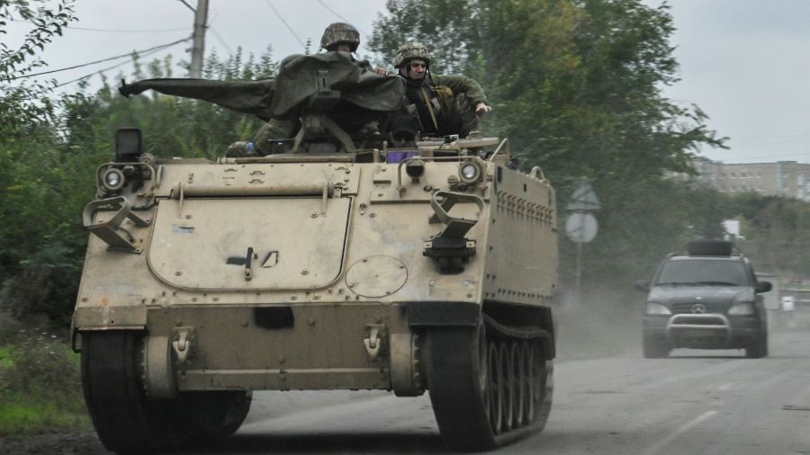 L'Ukraine poursuit son avancée, Kadyrov rempile, Musk polémique