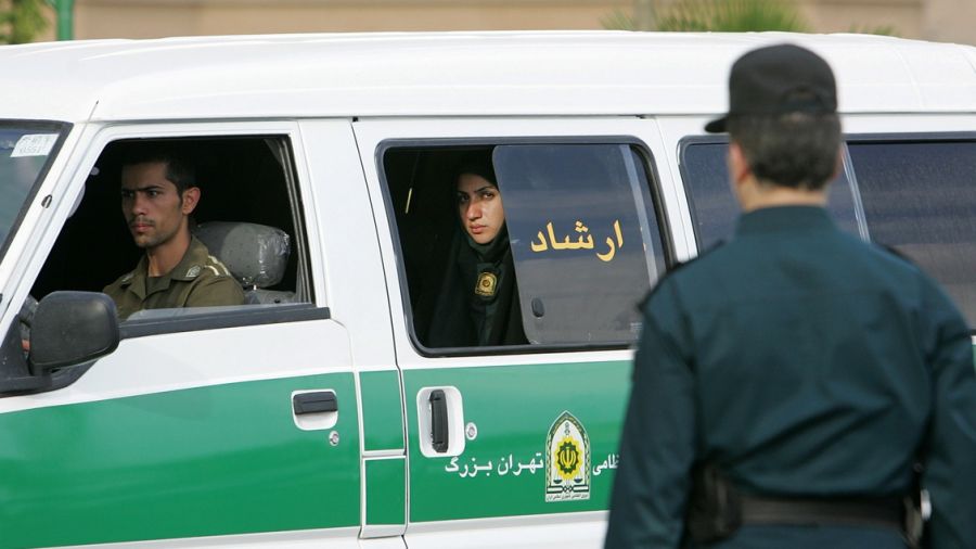 La police des mœurs iranienne, une menace constante