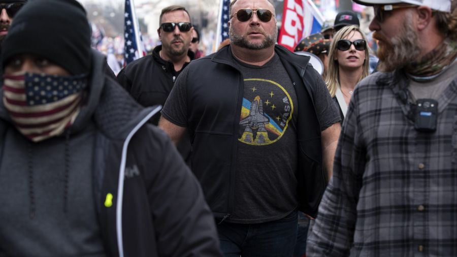 Condamnation record pour le complotiste US Alex Jones