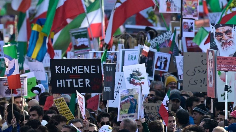 La sœur de Khamenei dénonce le «despotisme» du régime