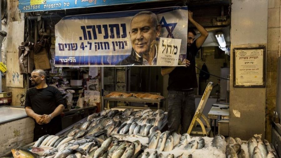 Netanyahu de retour aux affaires, malgré ses affaires de corruption