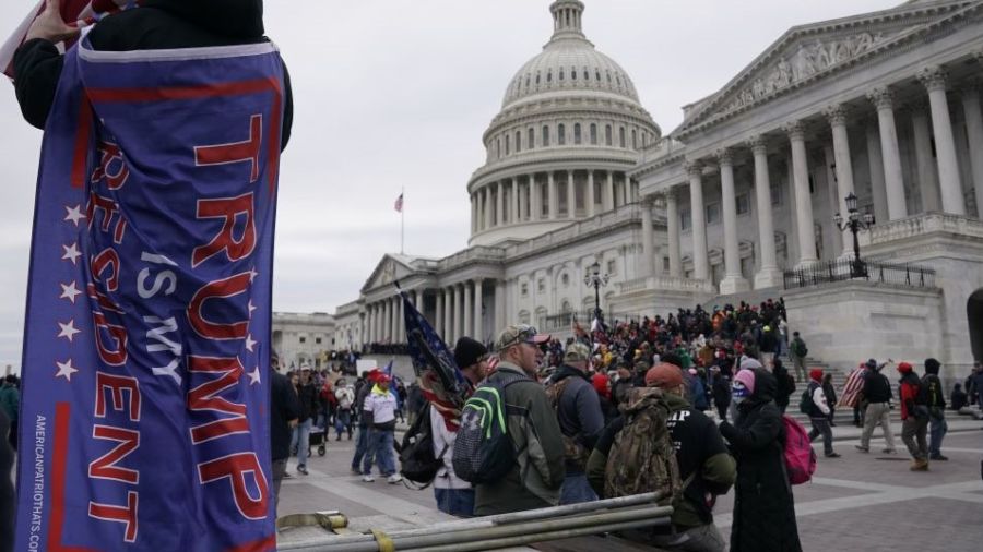 Assaut du Capitole: Pence tient Trump pour premier responsable