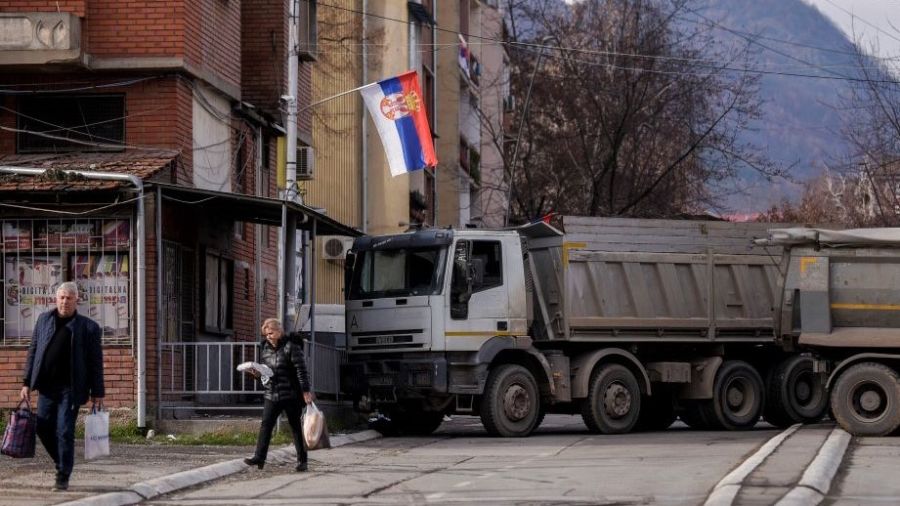 Kosovo: la minorité serbe lève ses barrages routiers