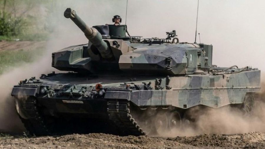 Livraison de Leopard à l'Ukraine: pression accrue sur Scholz