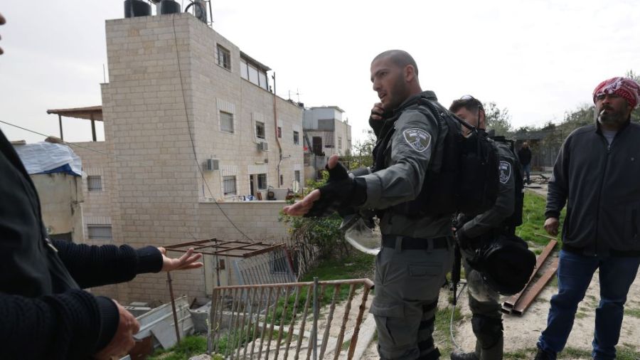 La tension reste vive en Cisjordanie: un Palestinien armé abattu