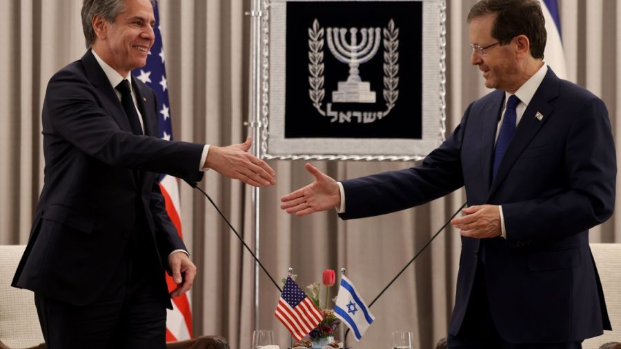 En Israël, Blinken exige des «mesures urgentes» pour réduire la tension