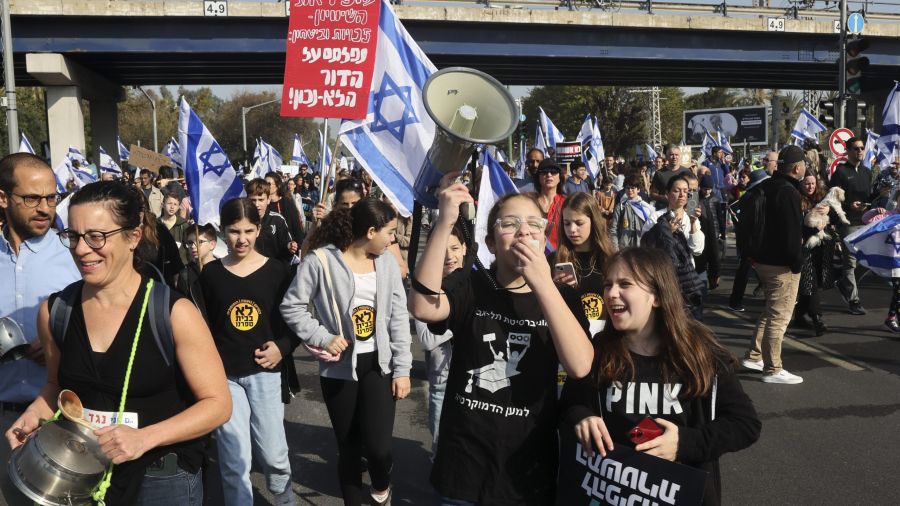 Des milliers d’Israéliens défilent pour la démocratie