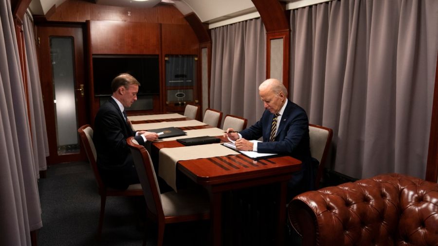 Les dessous de la visite surprise de Biden à Kiev