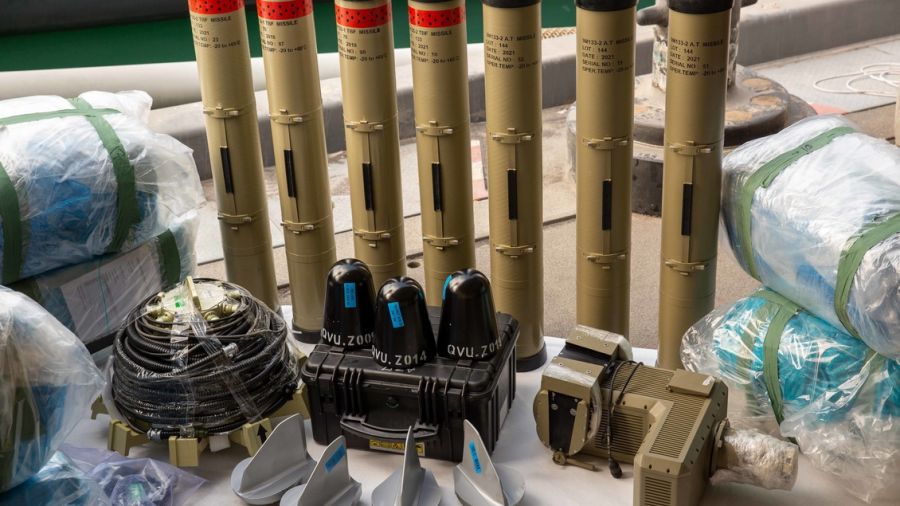 La Royal Navy saisit des armes iraniennes dans le golfe d'Oman