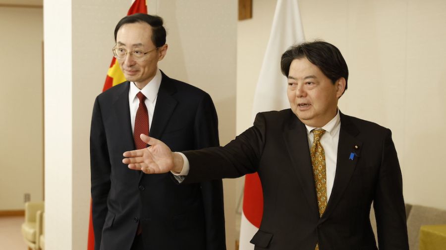 Semi-conducteurs: restrictions japonaises à l'exportation; Pékin irrité