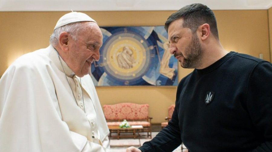 Situation confuse à Bakhmout, Zelensky reçu par le Pape