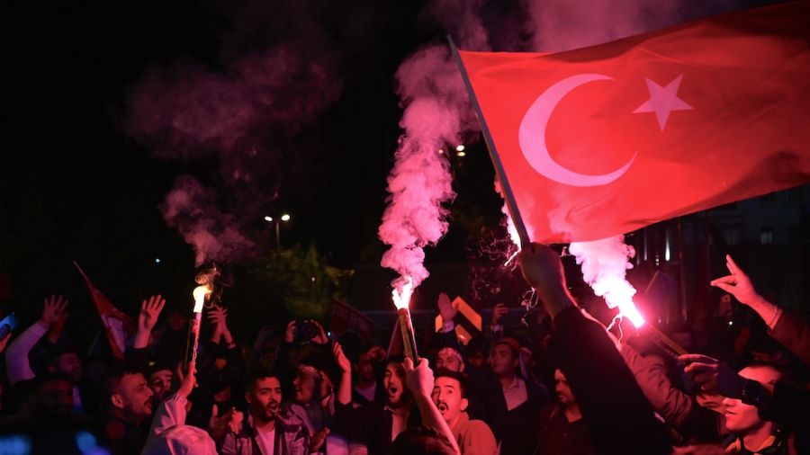 Tenue en haleine, la Turquie se dirige vers un second tour